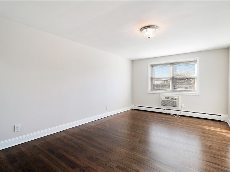 White House Apartments Image 3