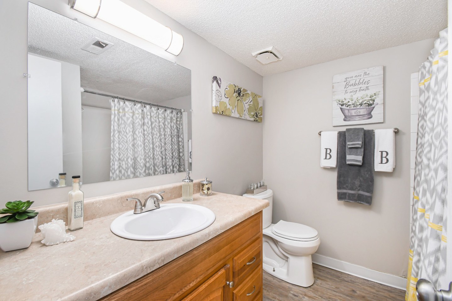 Bellevue Hills Image 16