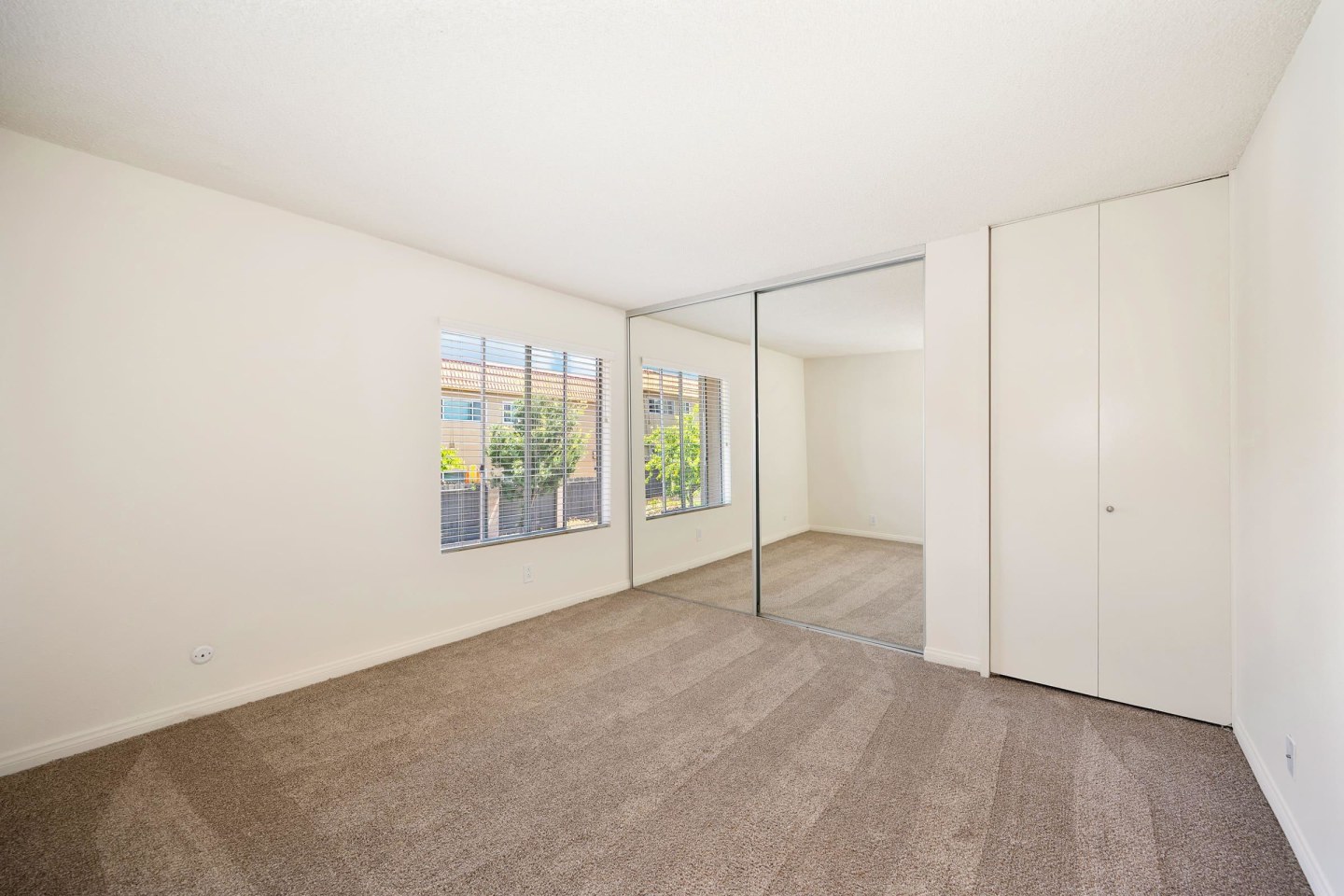 Elan Beachpointe Image 11