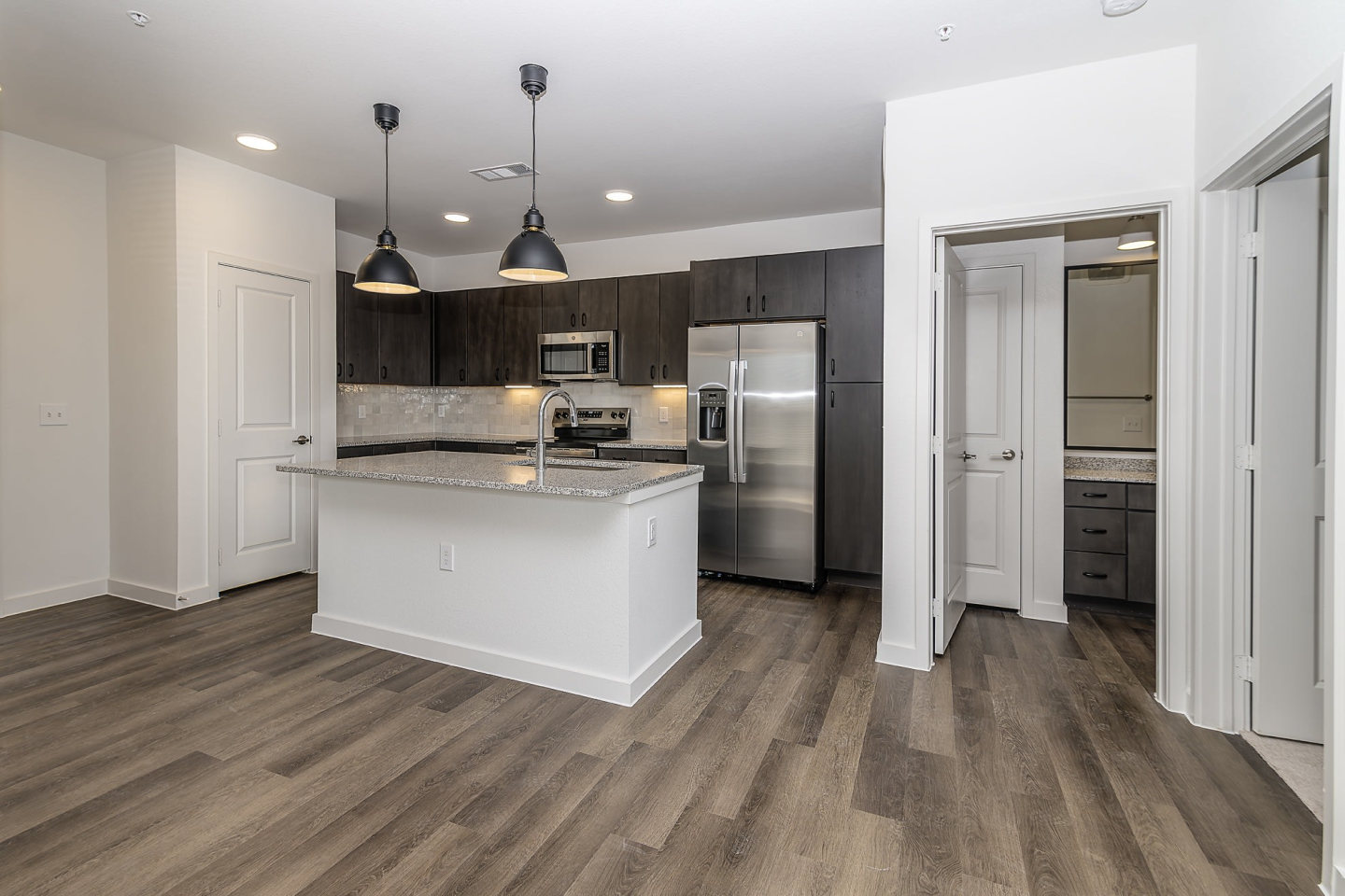 Waterview Crossing Apartments - Affordable Housing Image 2