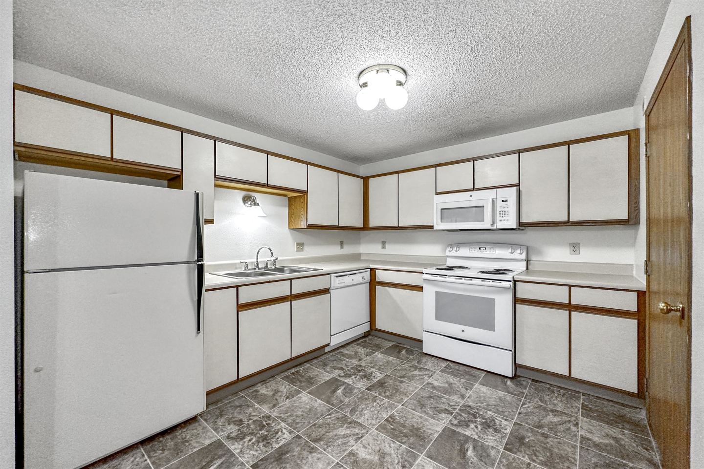 Somerset Apartments Image 17