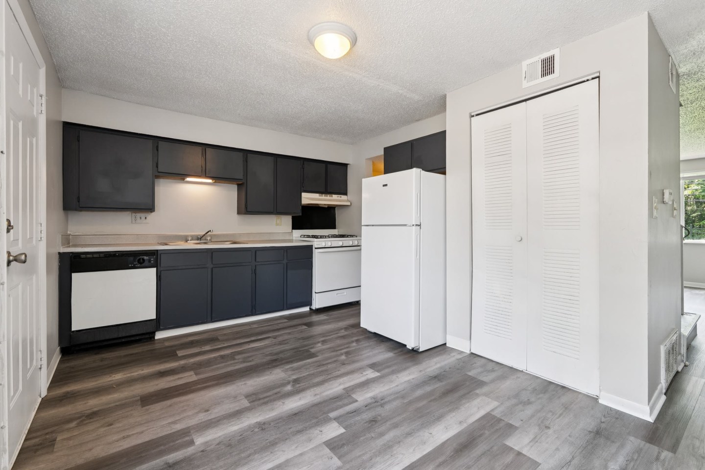 Gateway Apartment Homes Image 1
