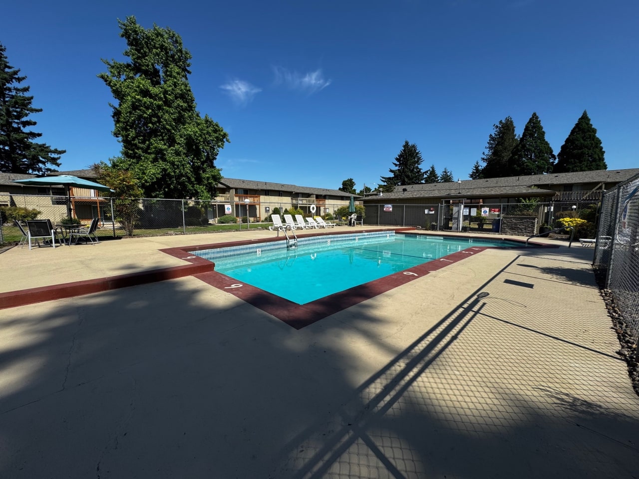 Gateway Village Image 21