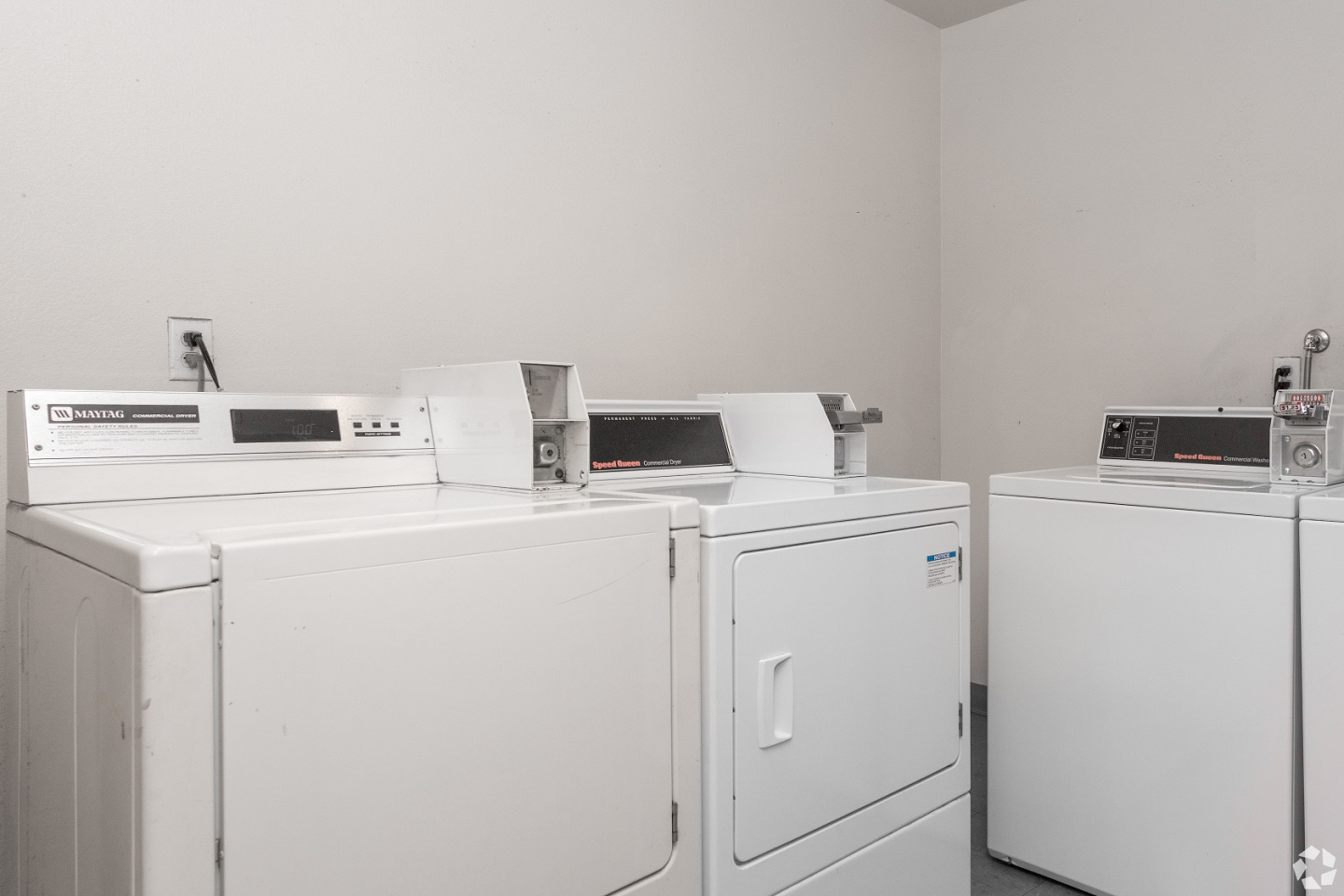 3623 Jasmine Avenue Image 5
