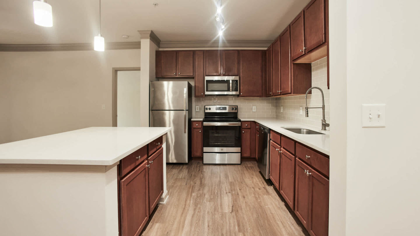 Station 92 at Woodstock Apartments Image 6