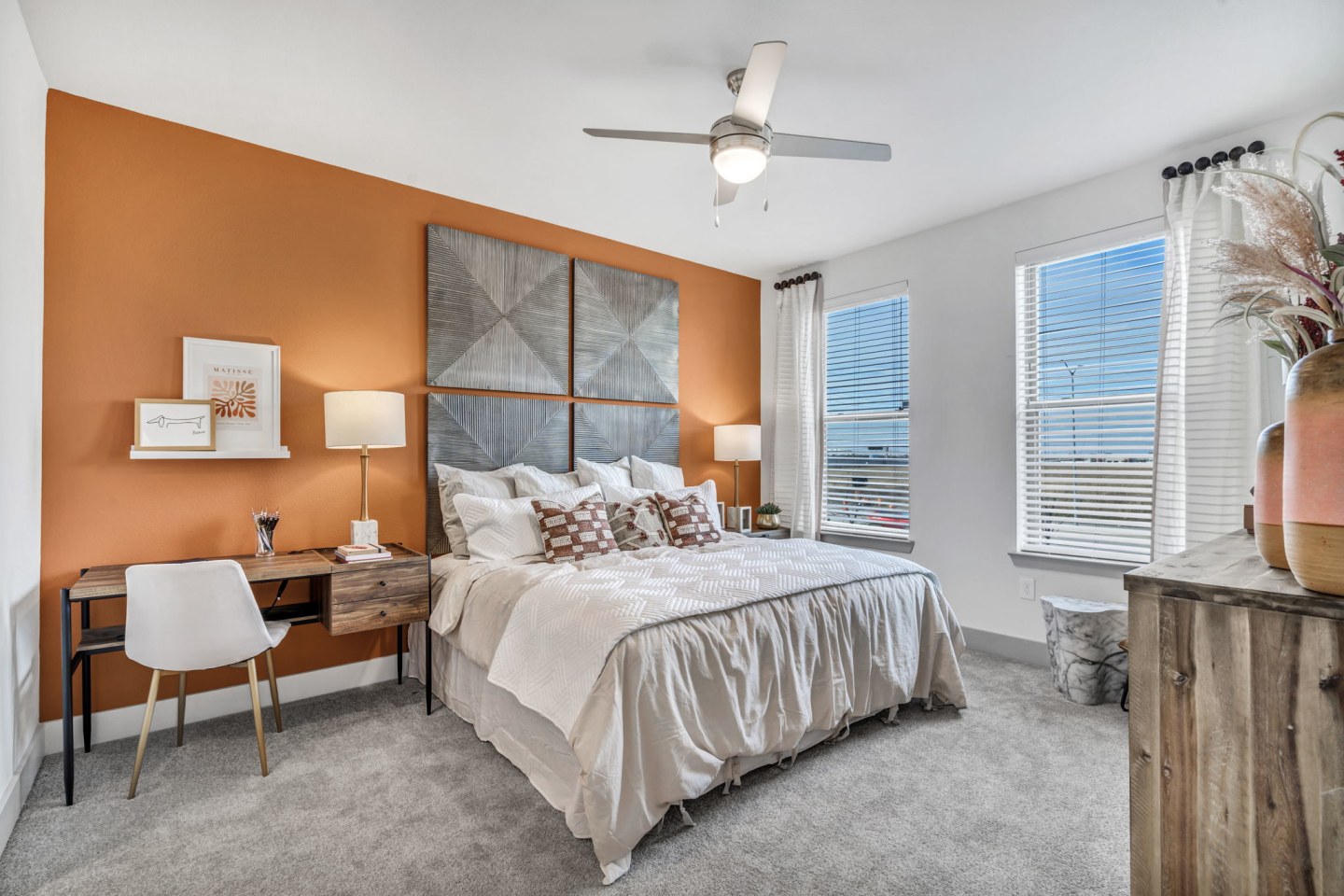 Axis Grand Crossing Image 37