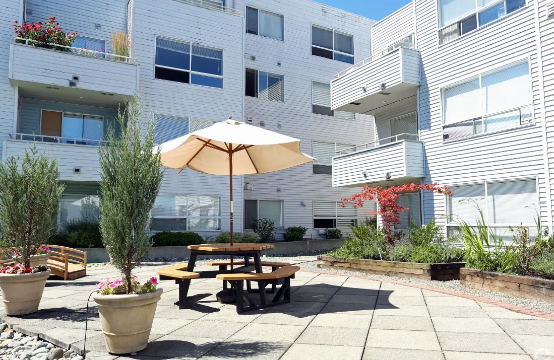 Northbrook Place Apartments Image 2