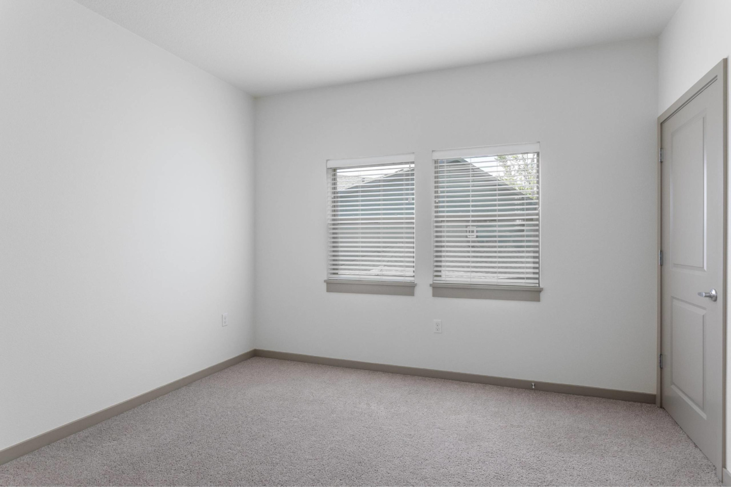 Edgewater at the Cove Image 13