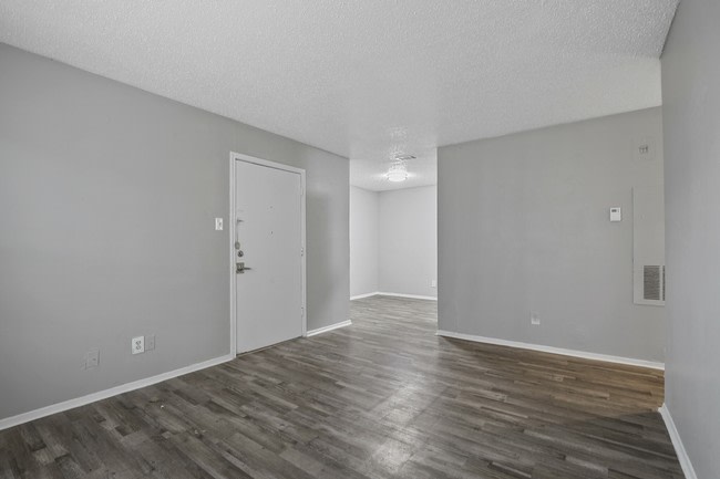 Rolling Hills Place Image 12