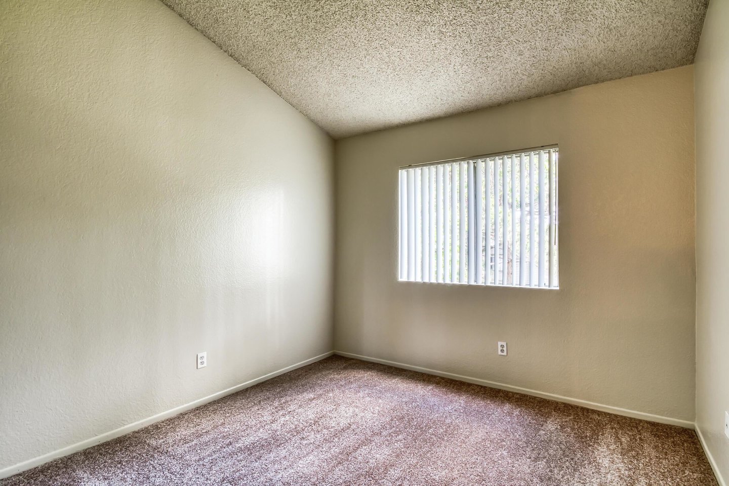 Harbor Point Apartments Image 32