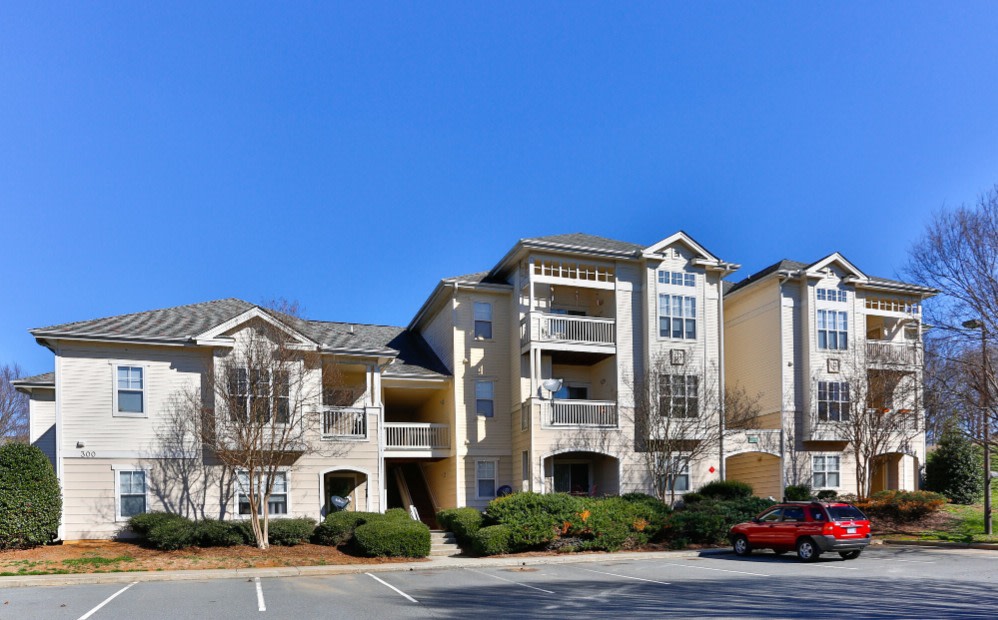 Tower Place Apartments Image 15