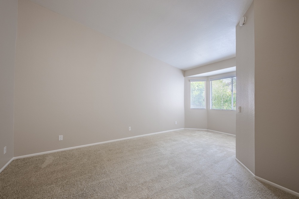 Harbor Pointe Apartments Image 1