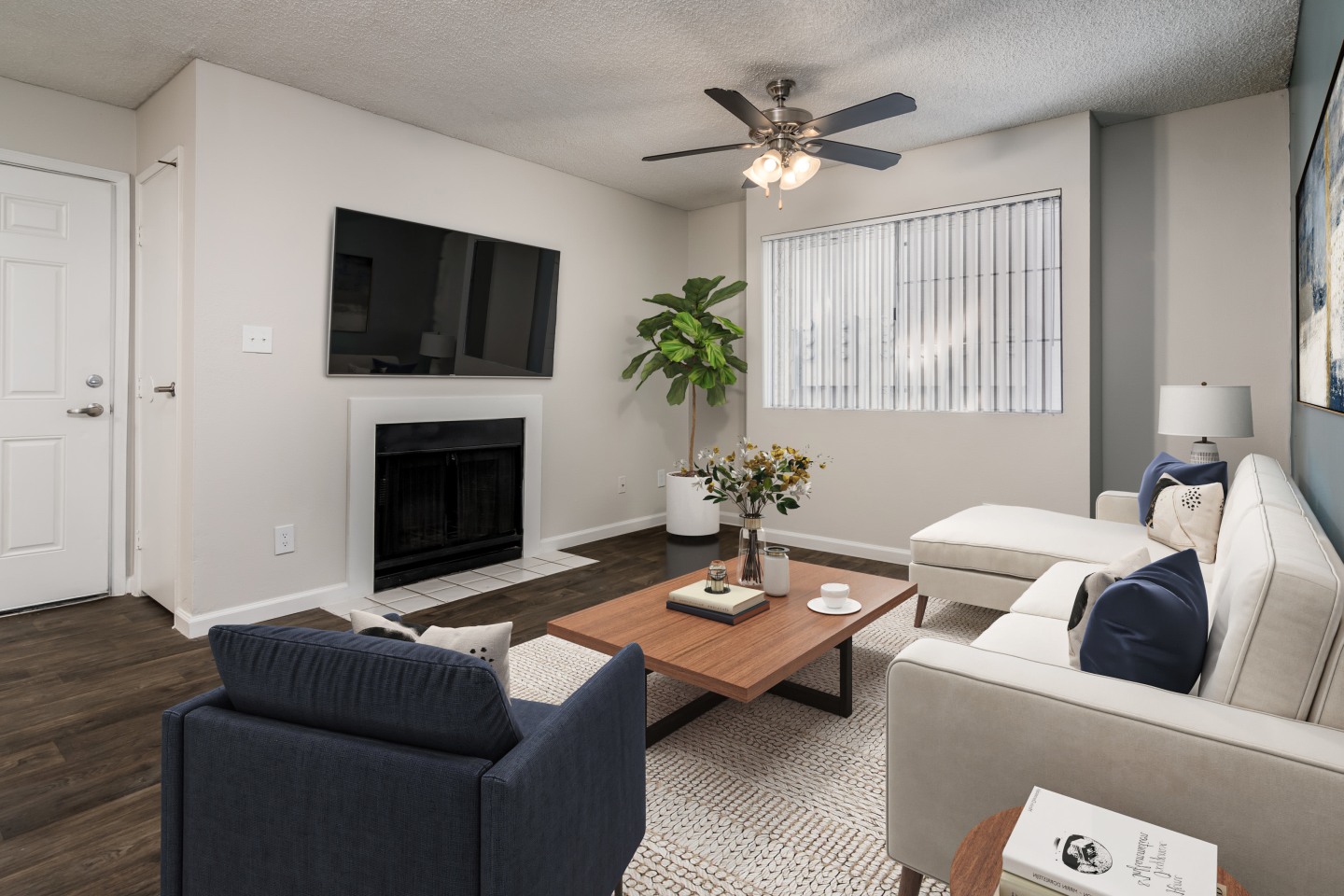 Coral Point Apartments Image 14