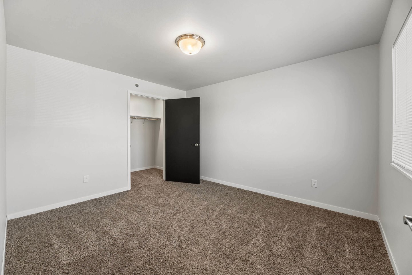 Red Rock Apartments Image 16