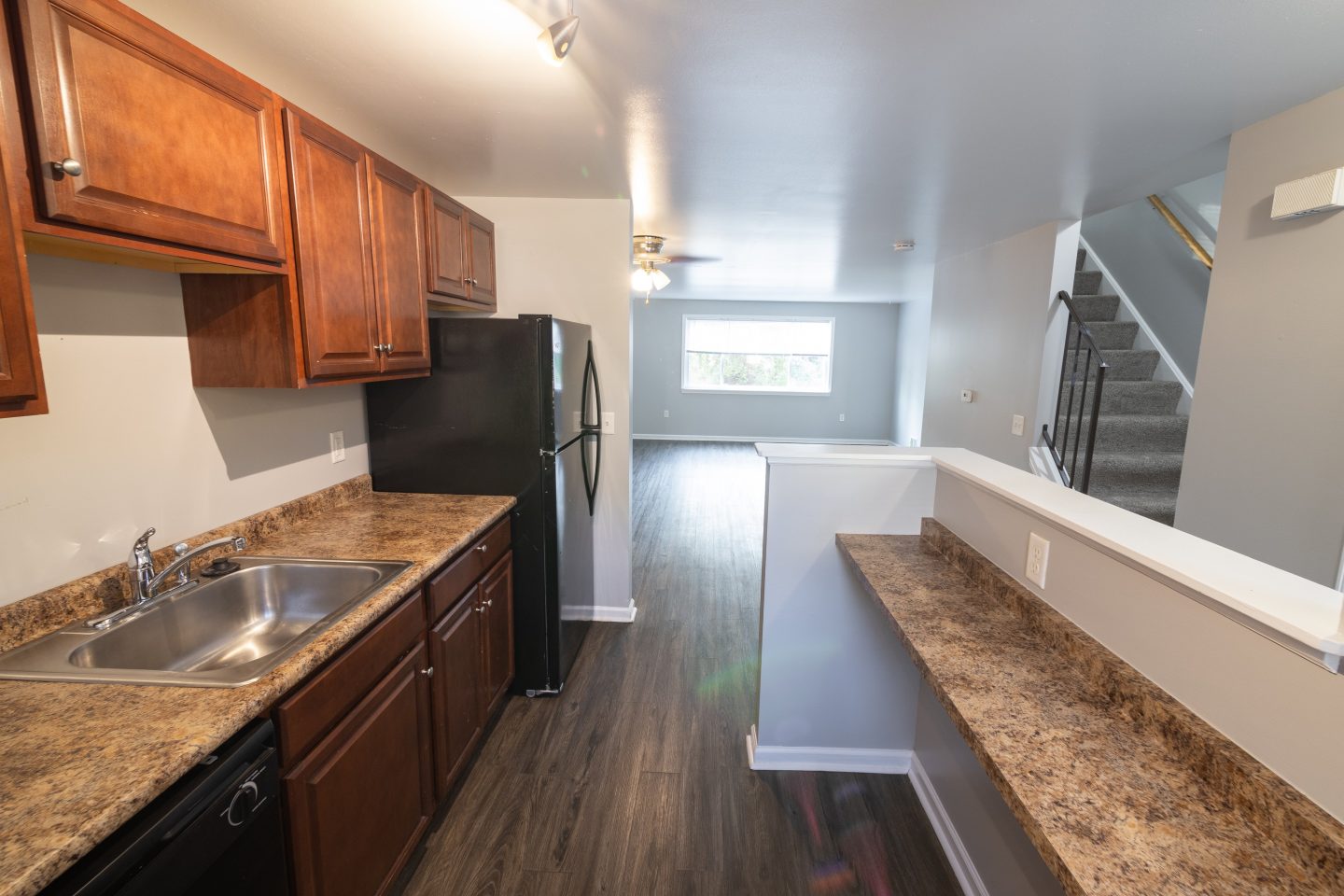 Willowbrooke Apartments & Townhomes Image 4