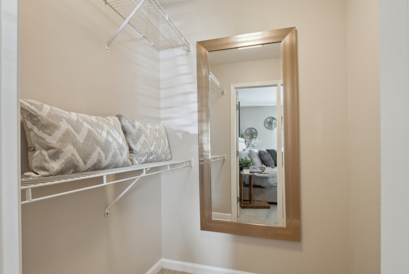 Emerald Pointe Image 14