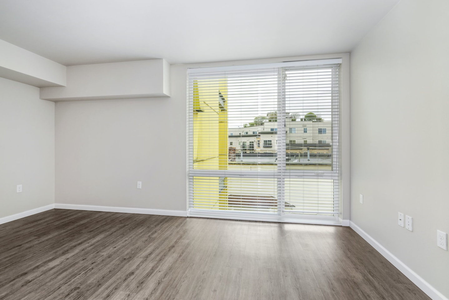 1711 Apartments Image 4