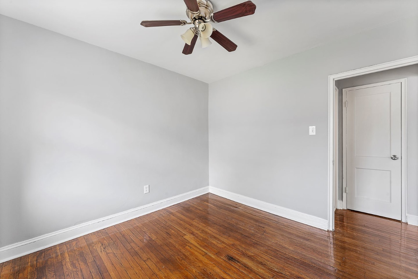 Girard court Image 11