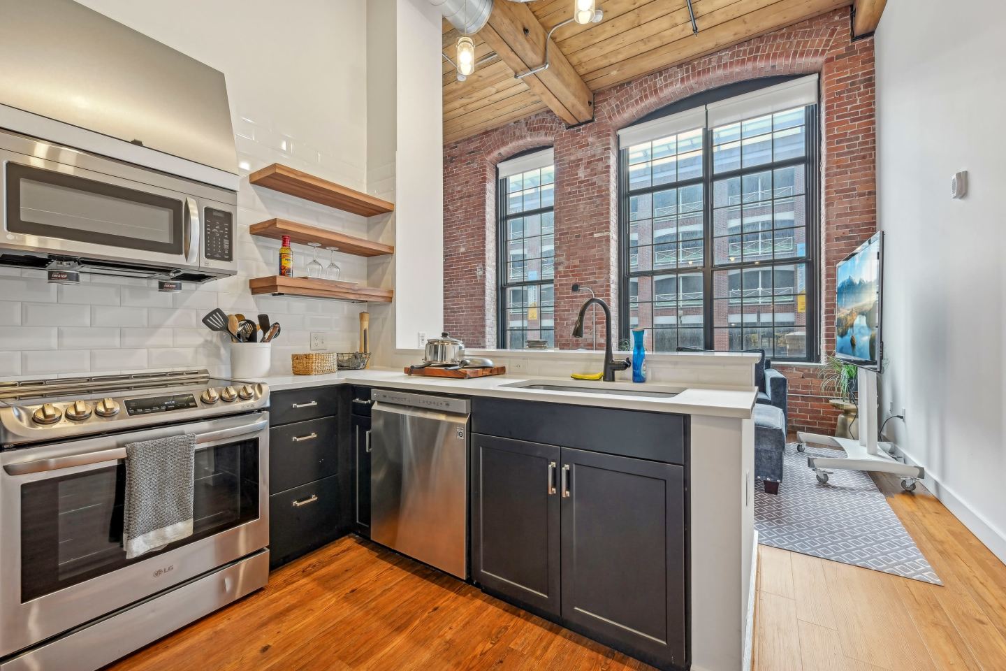 Riverwalk Apartments Image 17