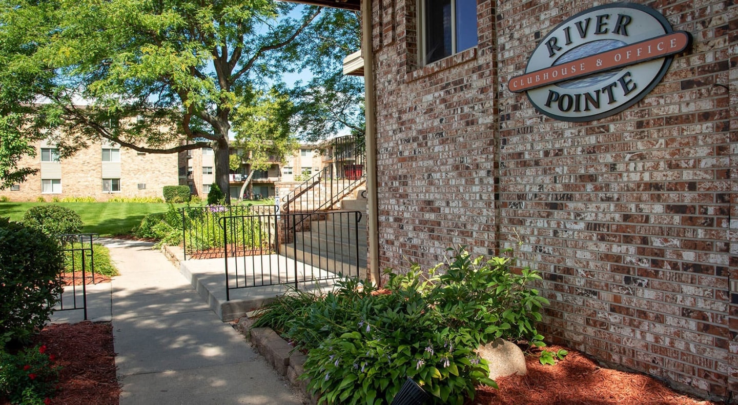 River Pointe Image 23