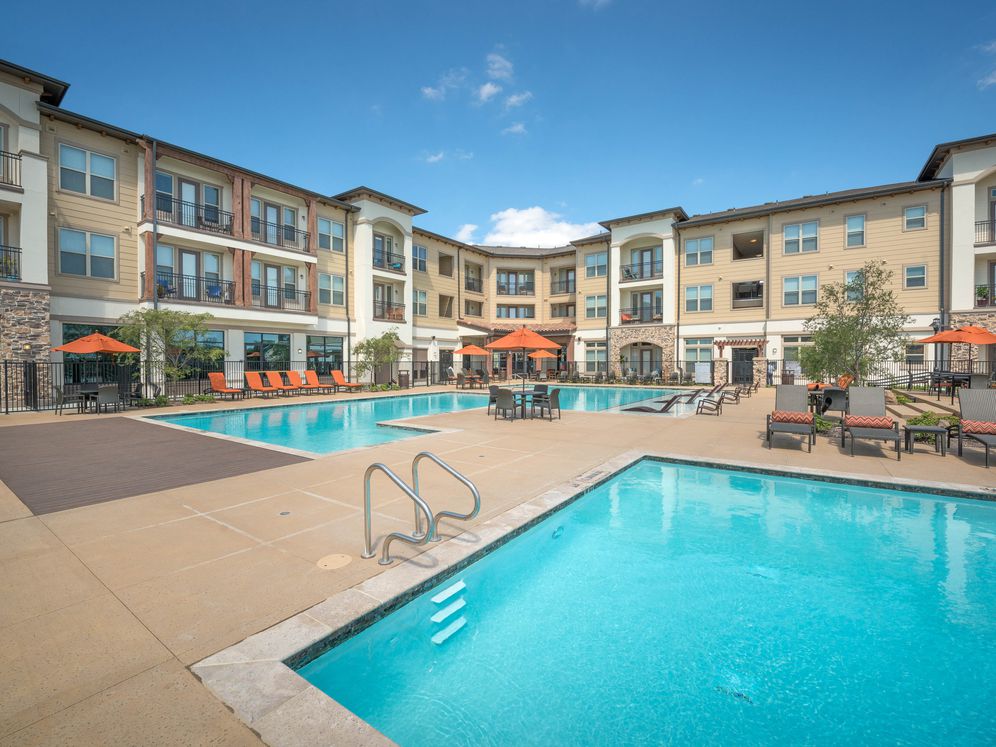 Avalon Lakeside Image 32