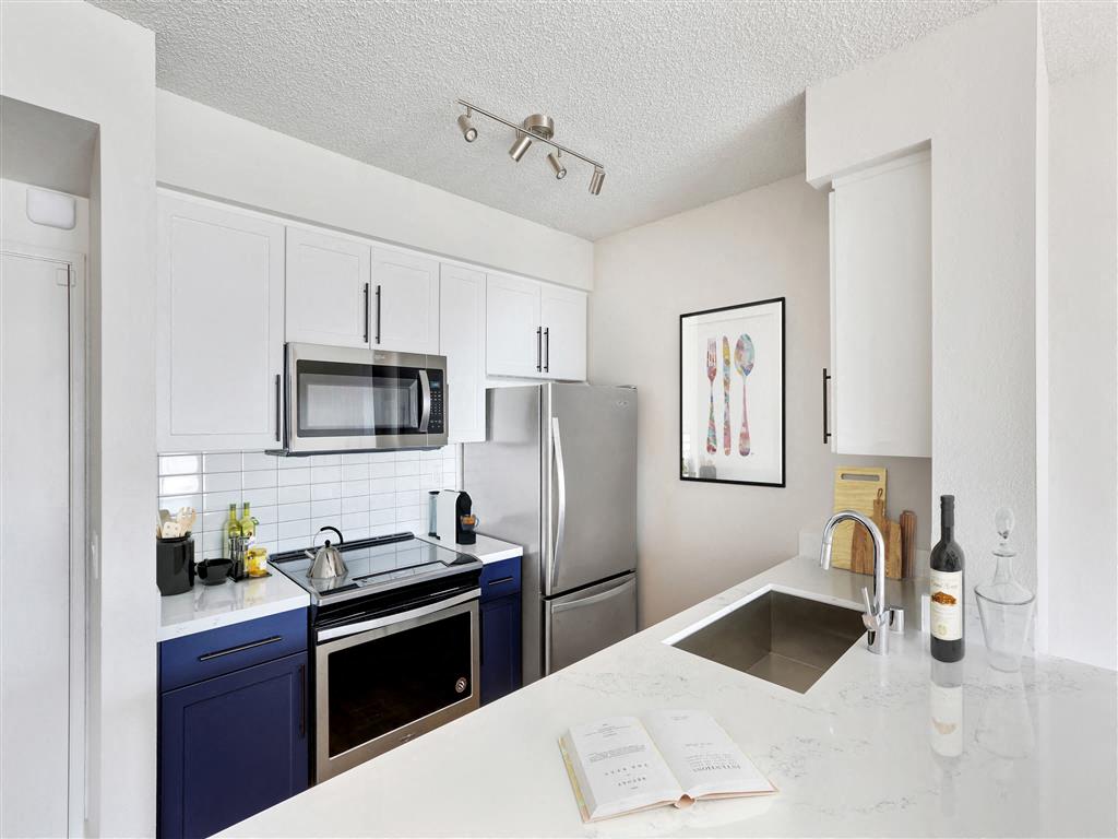 Bayside Village Image 25