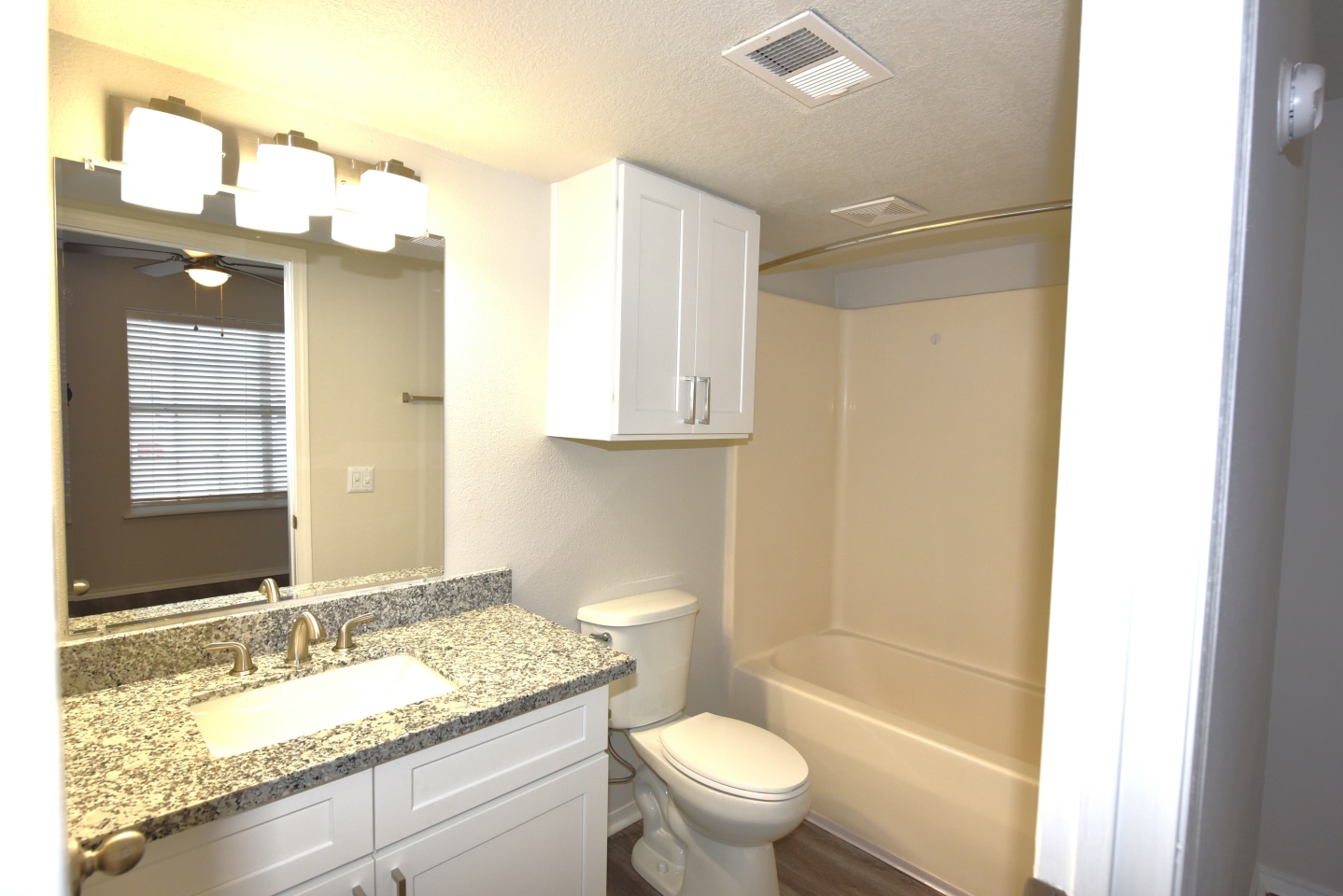 Keystone Crossing Image 10