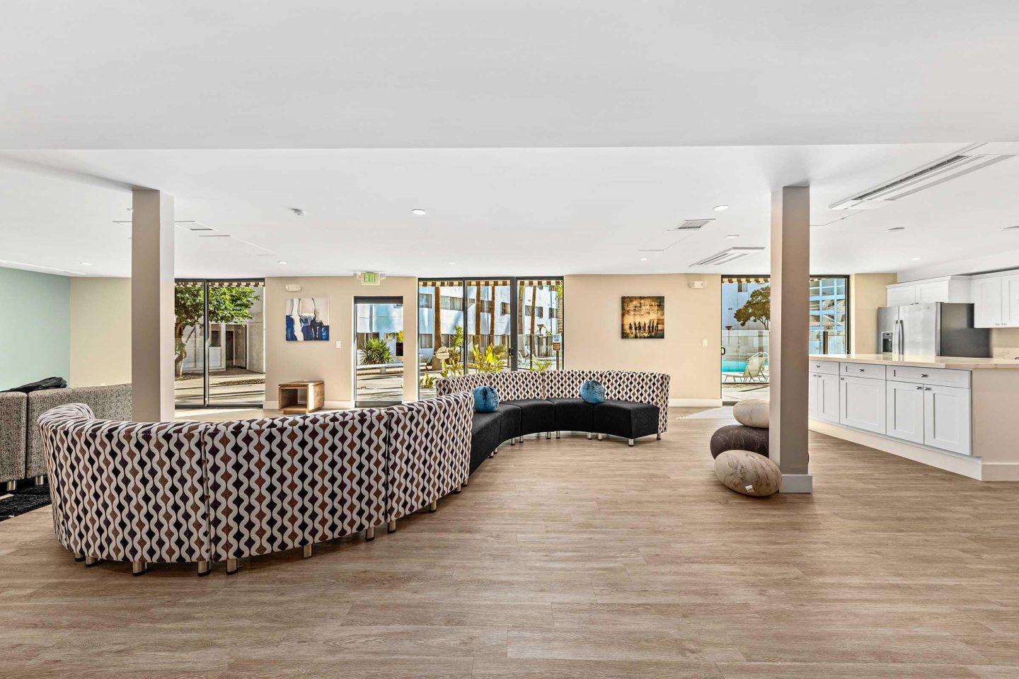 Summerview Beach Resort Luxury Apartments Image 16