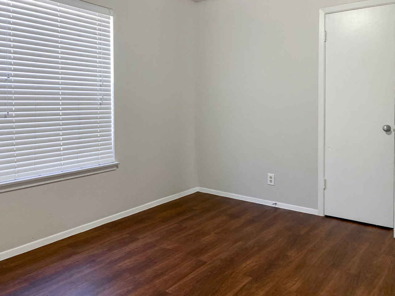 Sunset Heights Image 54