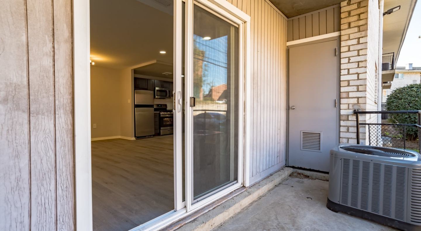 Raleigh Court Apartments Image 15