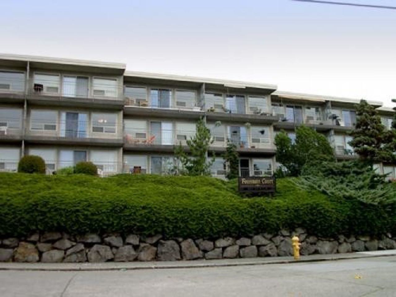 Fountain Court Image 1