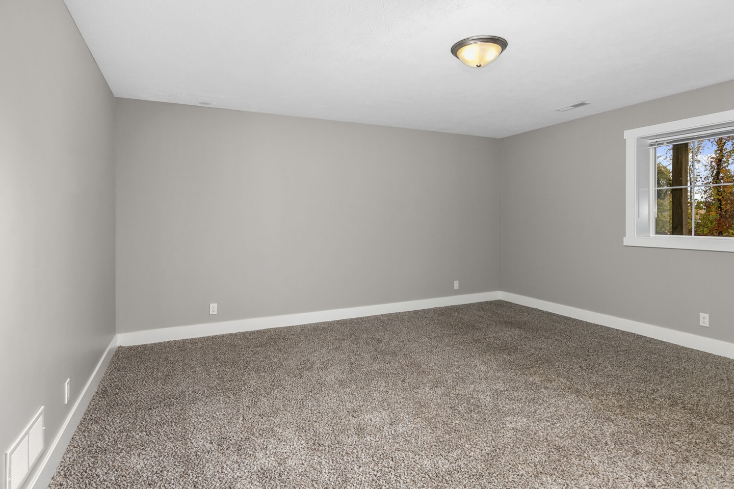 Jamestown Meadows Image 6
