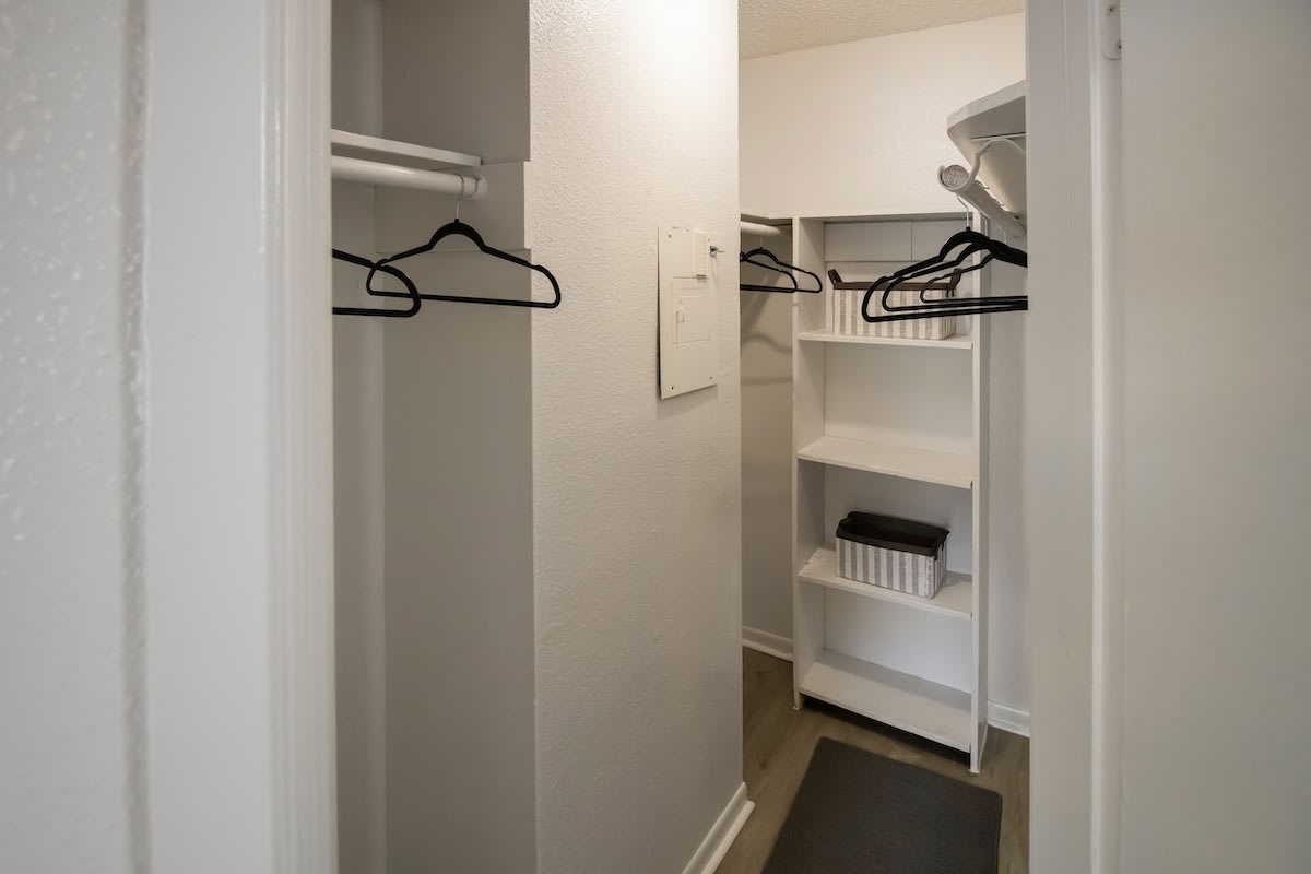Pine Creek Apartments Image 16