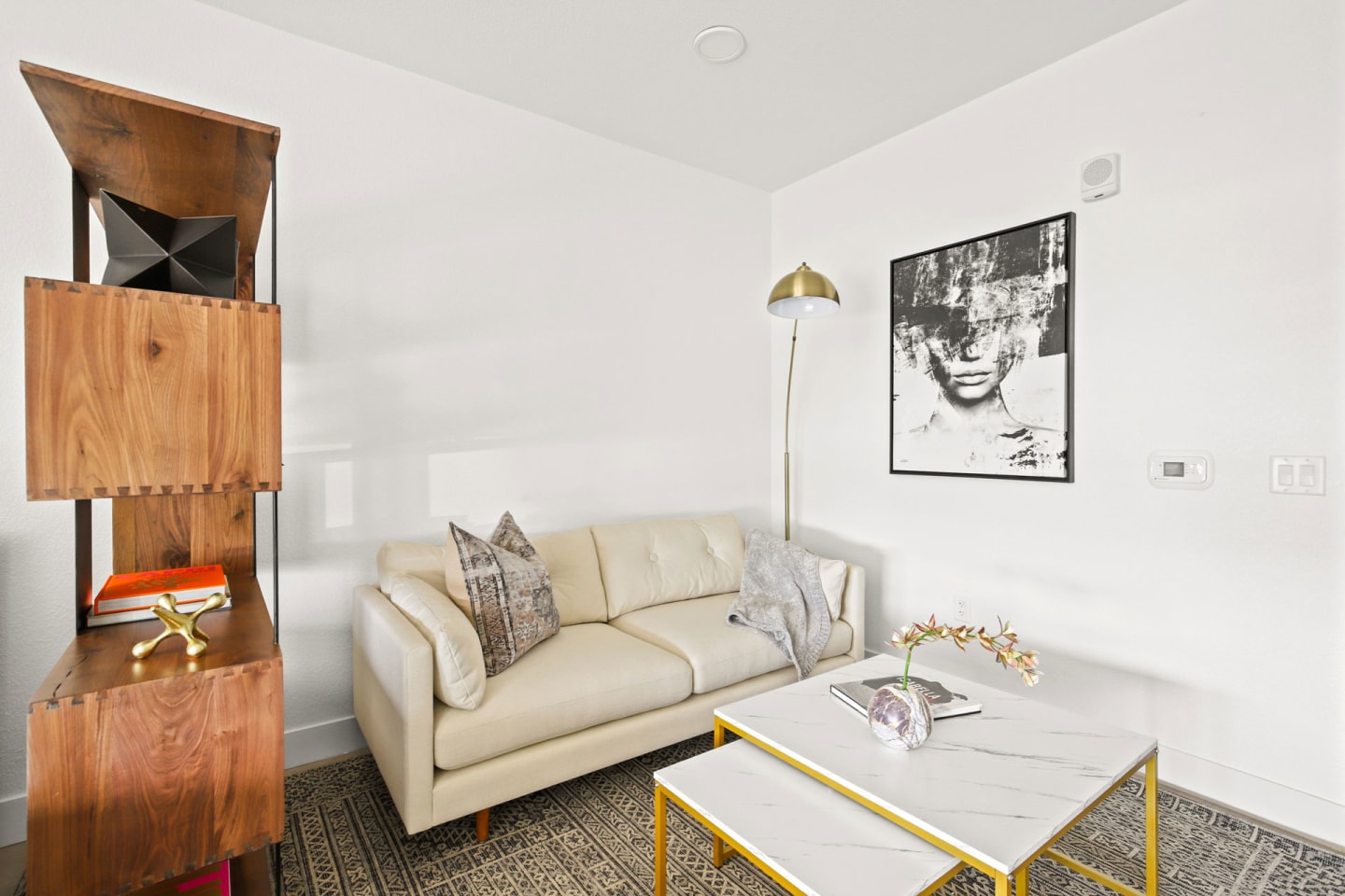 Stanley House Apartments Image 23