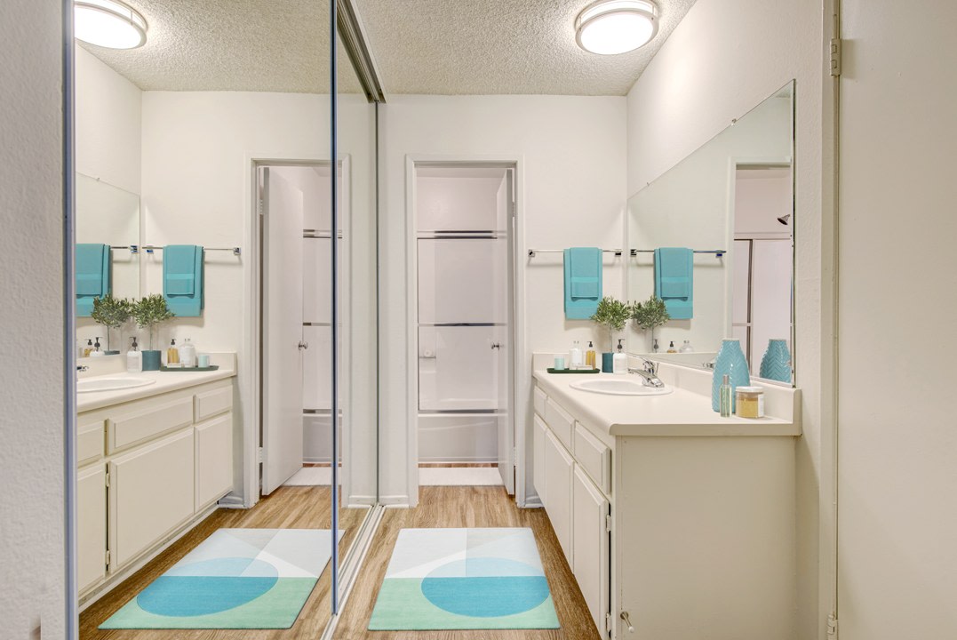 Village Pointe Image 8
