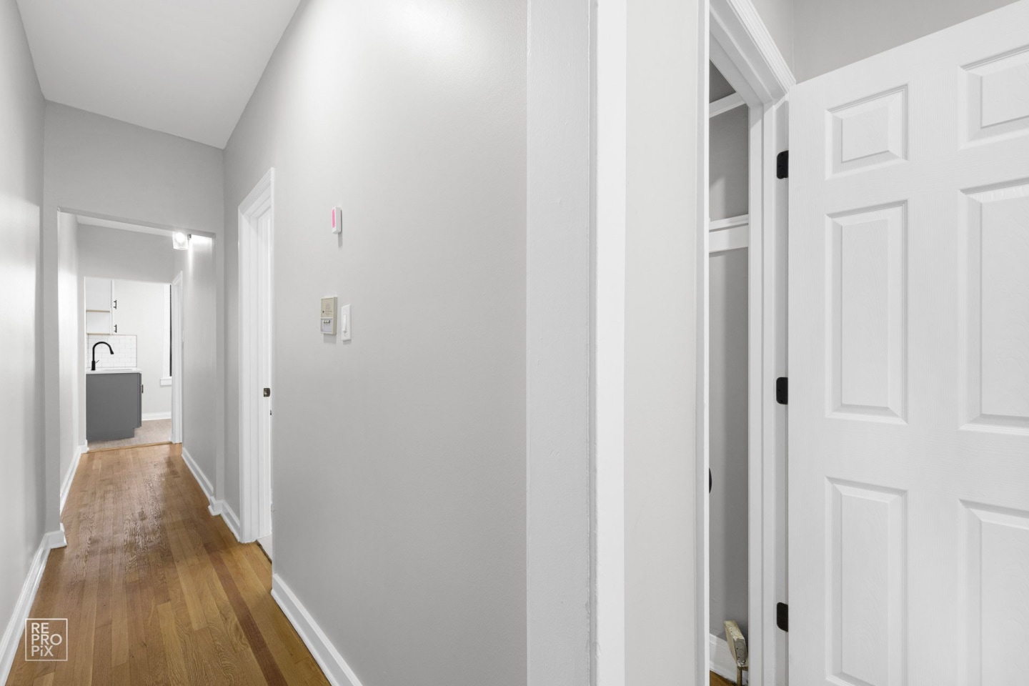 2826 E 76th Pl Image 14