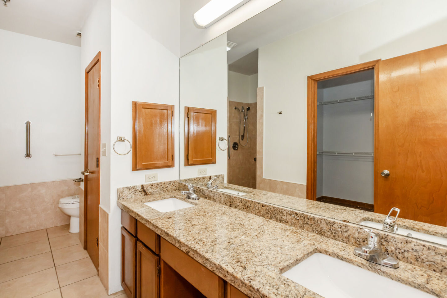 Encino Luxury Apartments Image 29