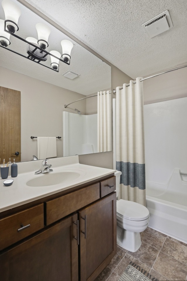 Willow Creek Apartments Image 7