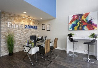 Envue Square Image 7
