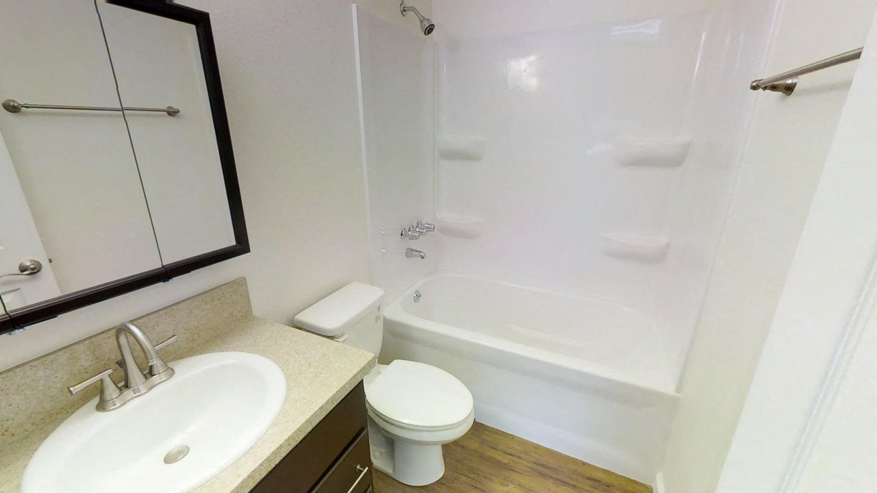 Vintage Apartments Image 17