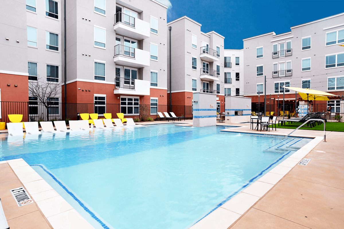 Liv+ Arlington - Student Housing Image 14