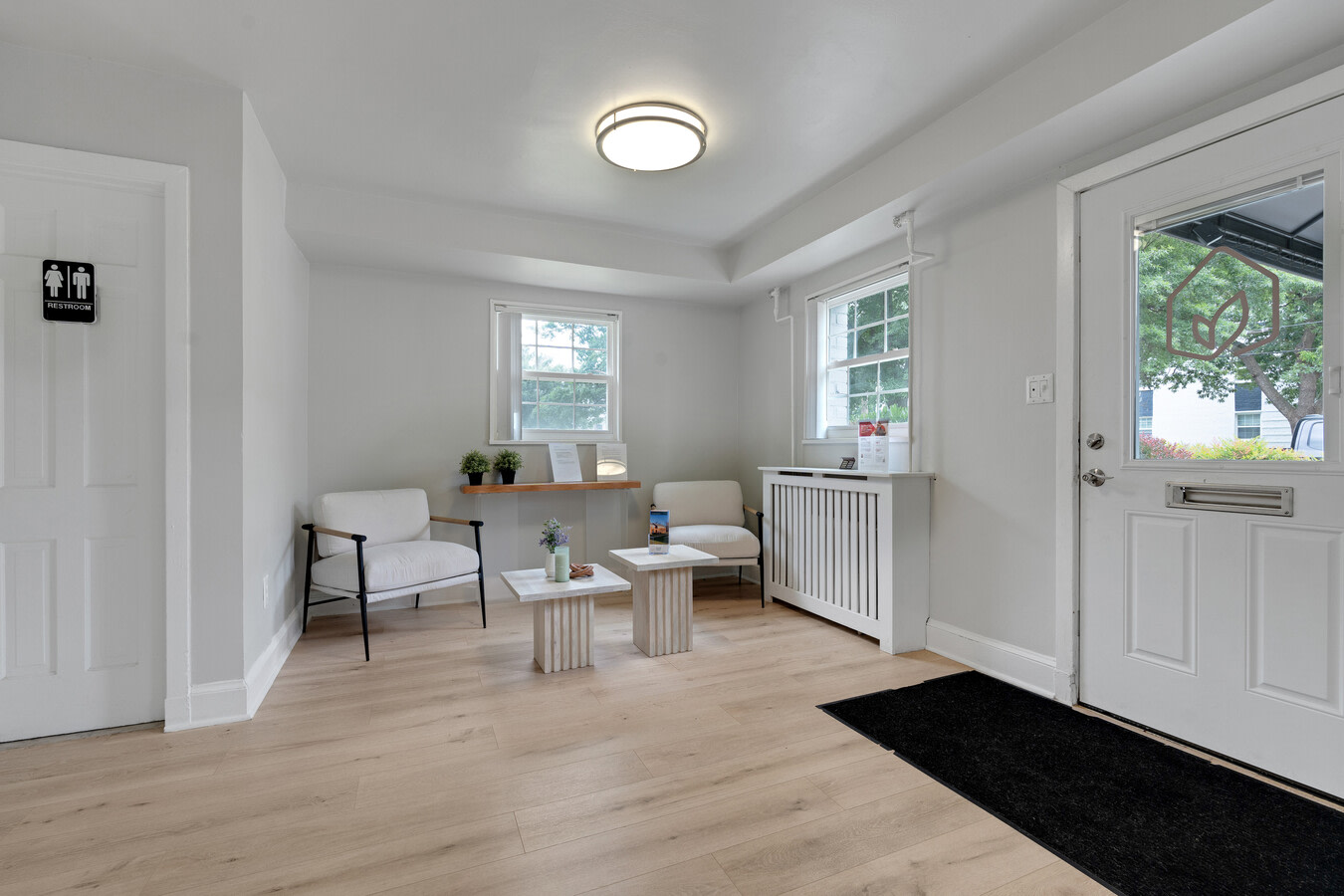 Laurel Court Apartments Image 8
