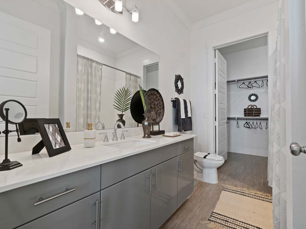 Reveal Lake Ridge Image 1