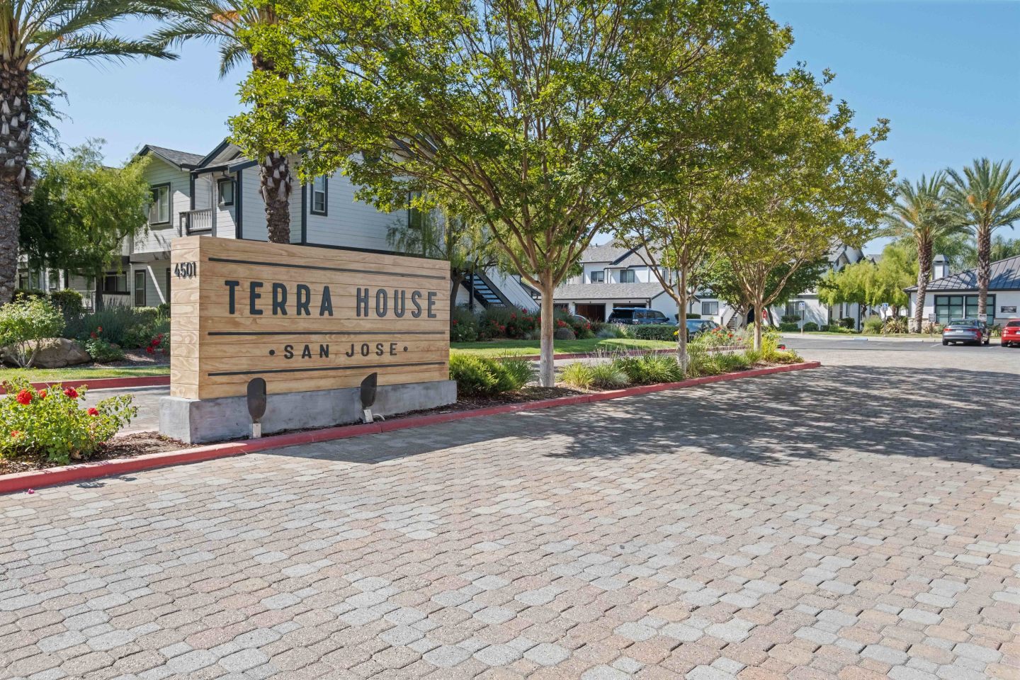 Terra House Apartments Image 22