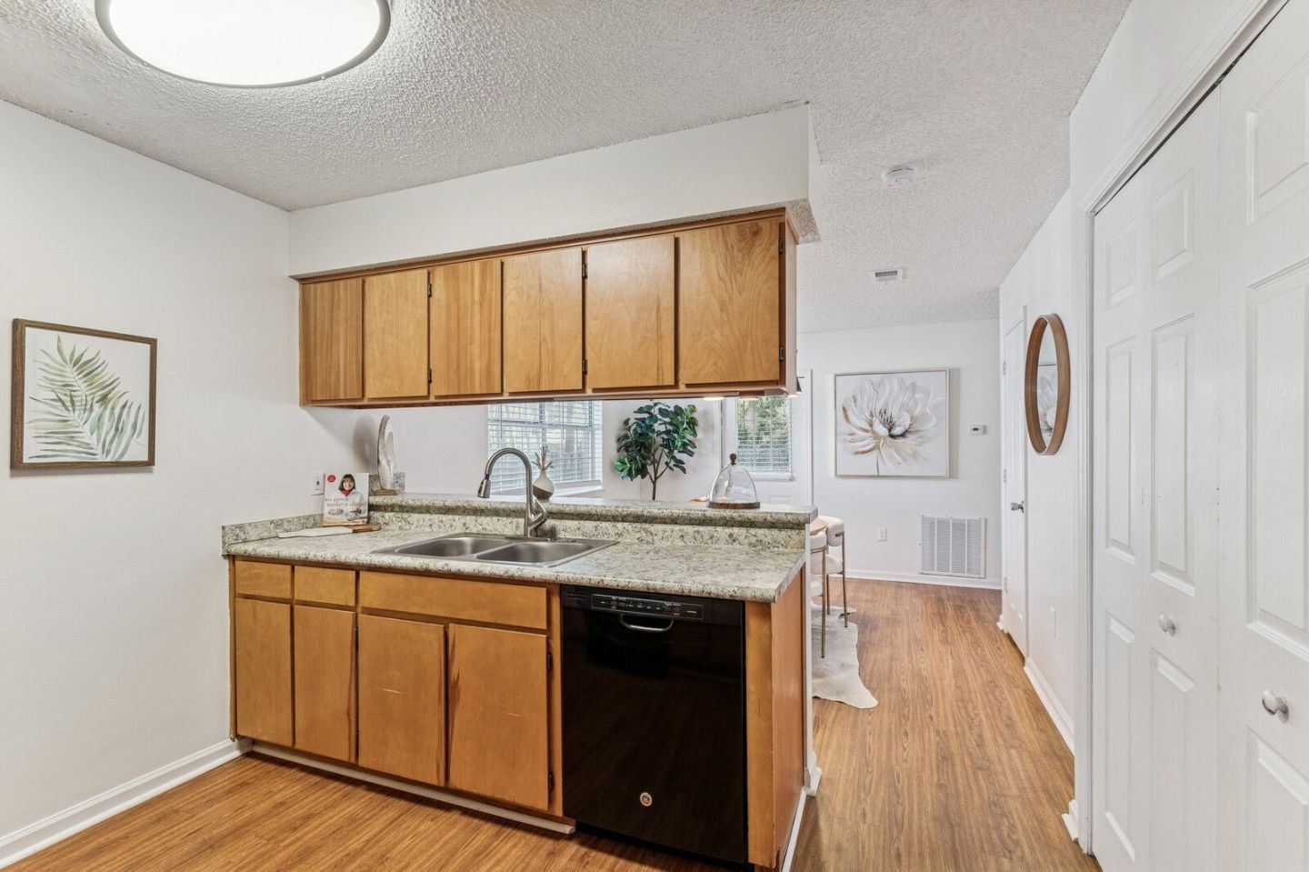 West Towne Cottages Image 6