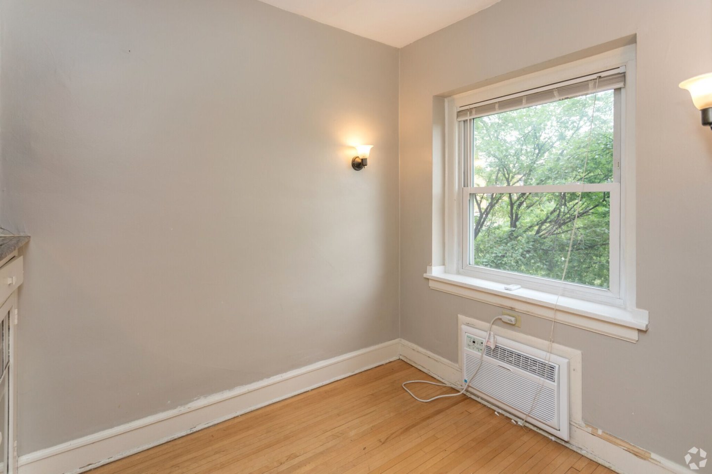 Loring Grove Apartments Image 6