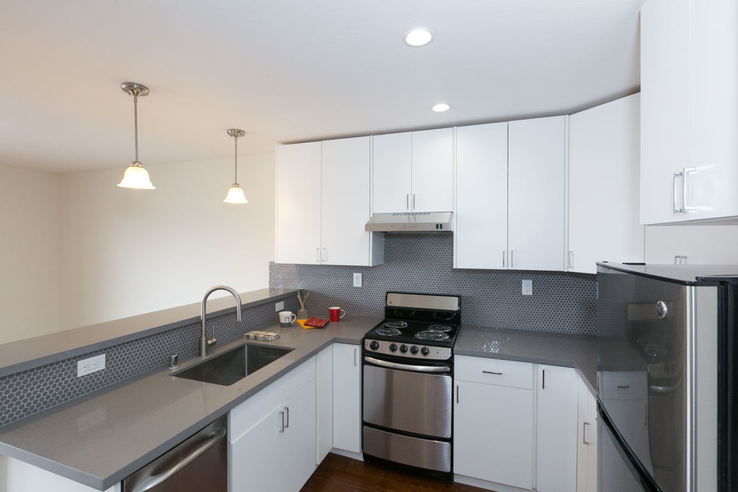 310 6TH AVENUE Apartments Image 16