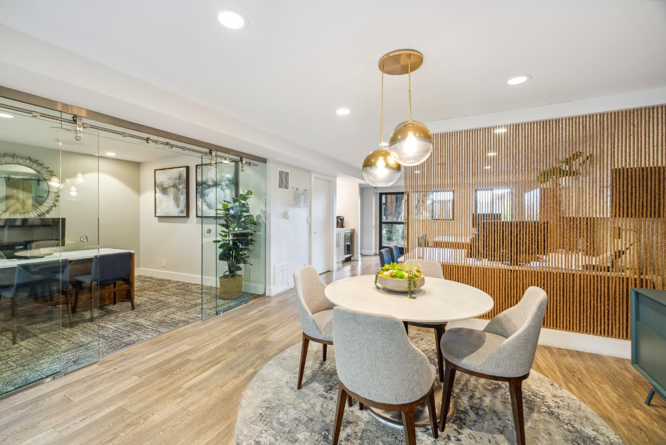 Harbor Point Waterfront Apartments Image 36