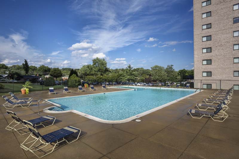 Iverson Towers Apartments & Anton House Apartments Image 10