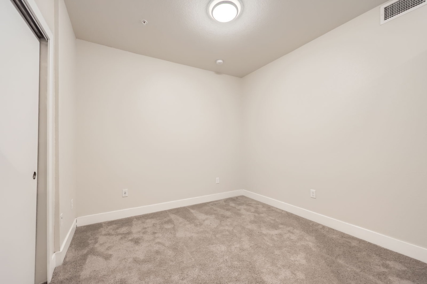 SloHi Flats Image 8